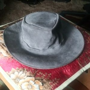 The Kangaroo Collection Size S 56cm